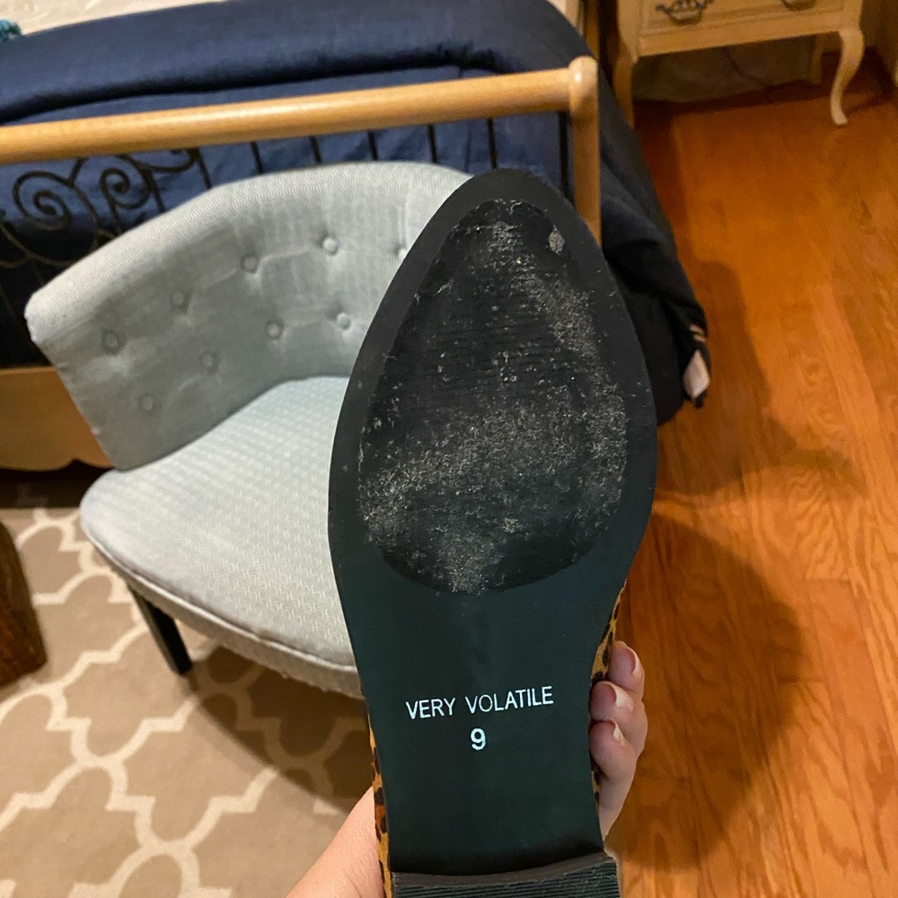 Very Volatile - Size 9 - Picture 11 of 13